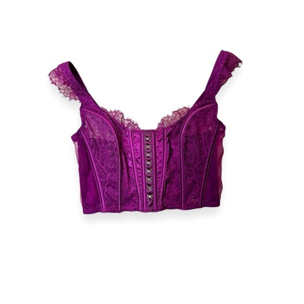 VICTORIA’S SECRET EMBROIDERY CAP-SLEEVE CORSET TOP